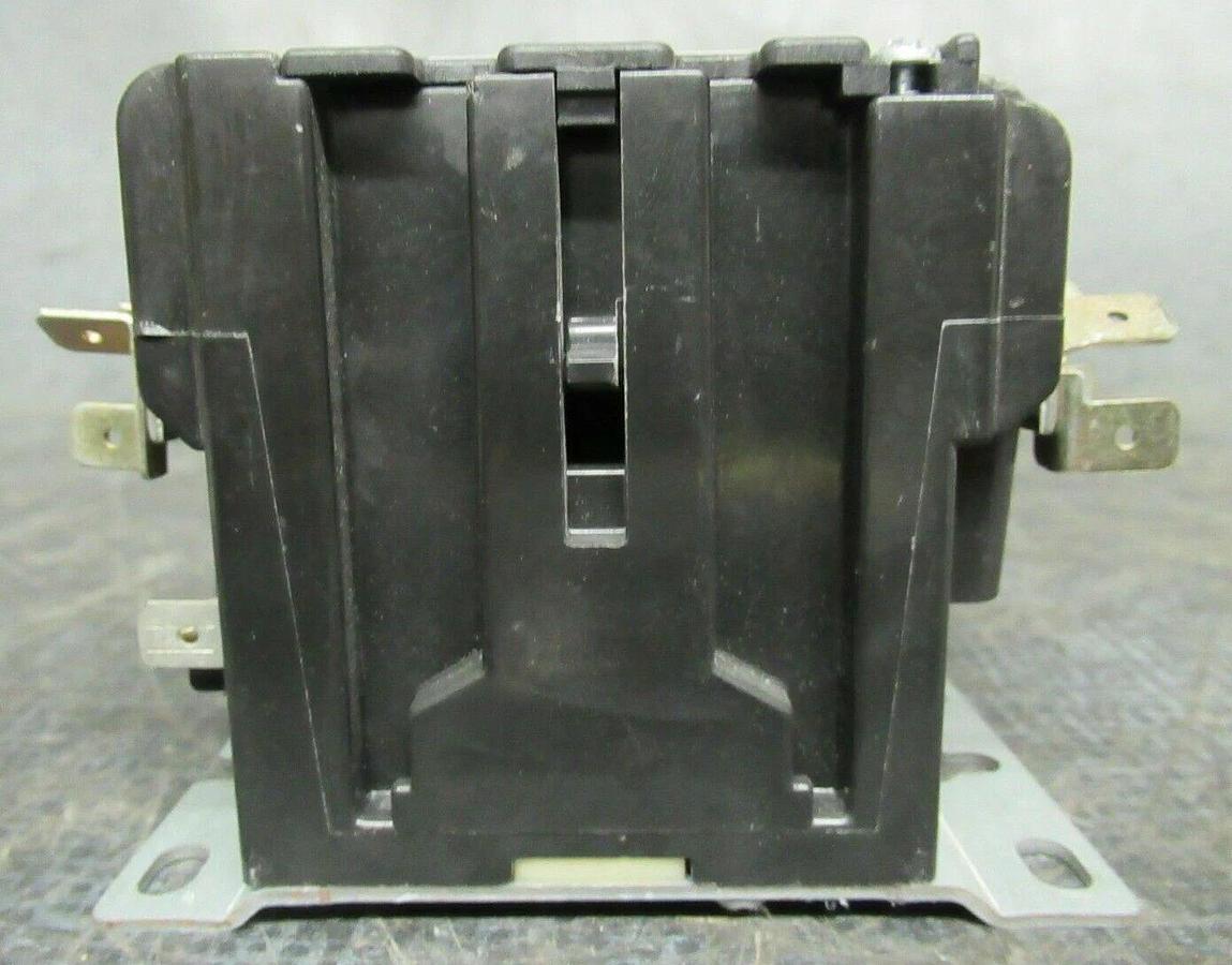 Used FURNAS DEFINITE PURPOSE CONTROLLER 42CF35AJASG 600V 40 AMP 15HP 50A/RES