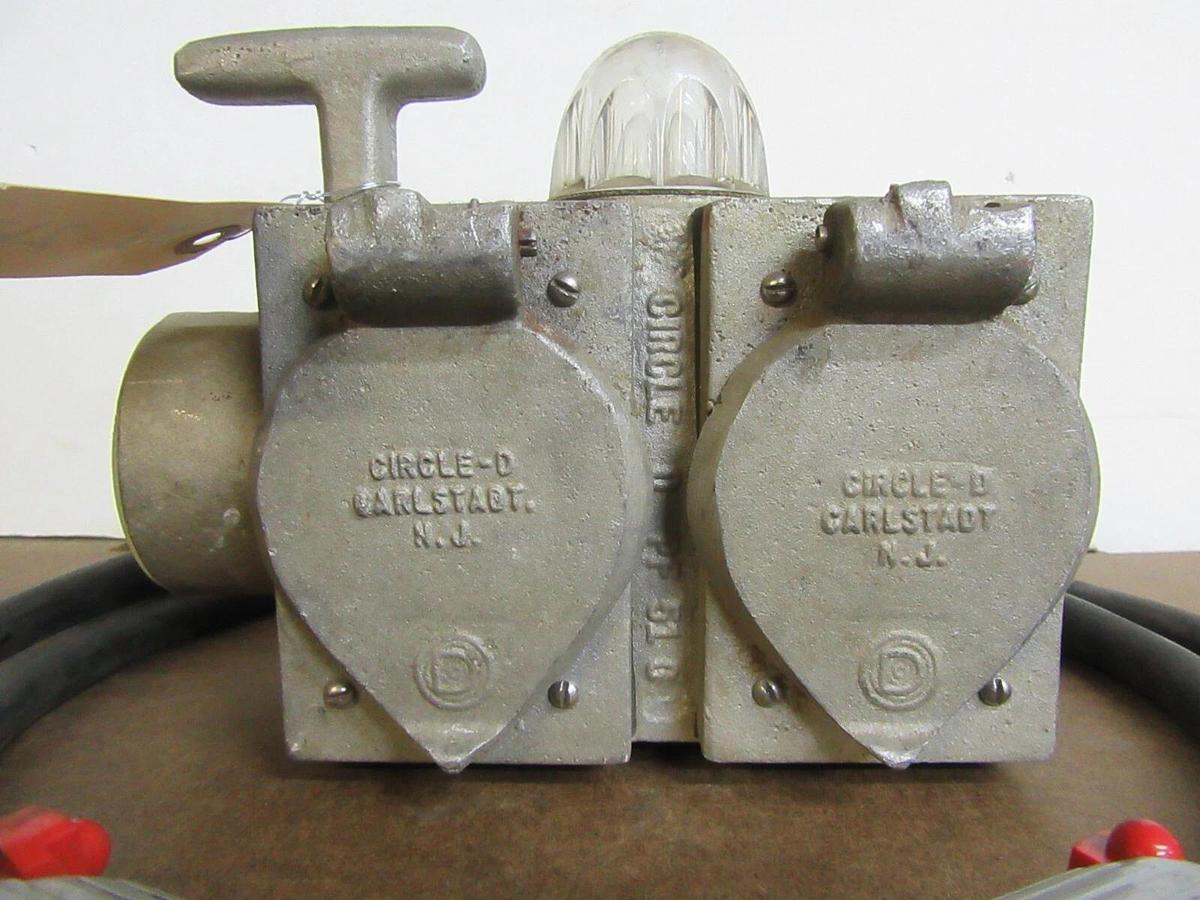 Used CIRCLE - D HEAVY DUTY ALUMINUM 120 V 3 W TWIST - LOCK ELECTRICAL CORD SPLITTER