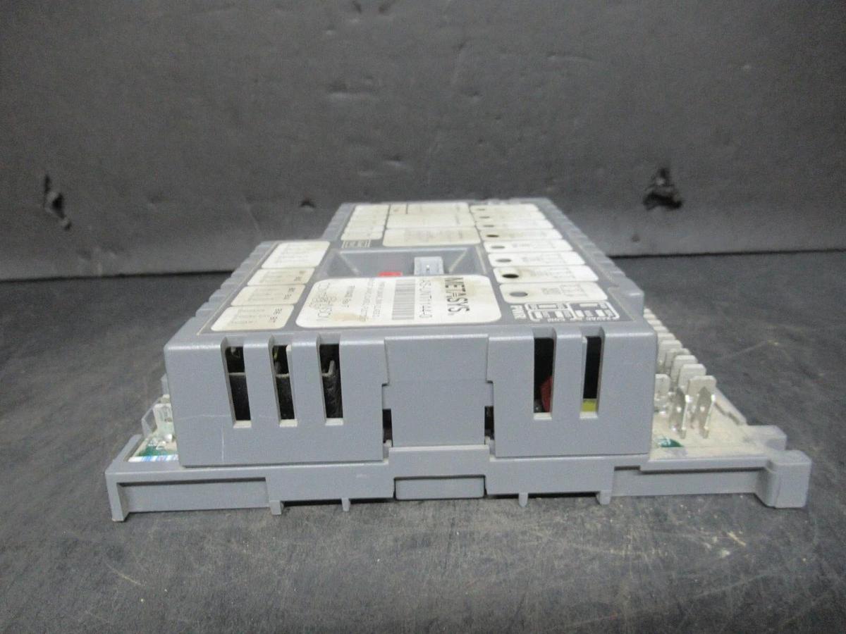 Used JOHNSON CONTROLS METASYS UNITARY CONTROLLER AS-UNT-1144-0 24 VAC 8 VA CLASS 2