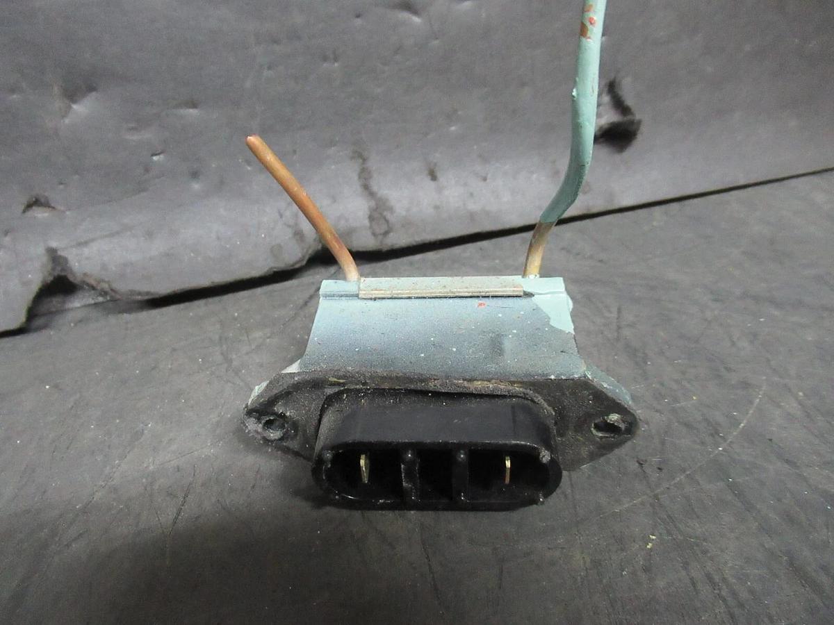 Used ROBERTSHAW / CARRIER OIL PRESSURE SWITCH LS10-1003 / HK06UB006 5 PSI