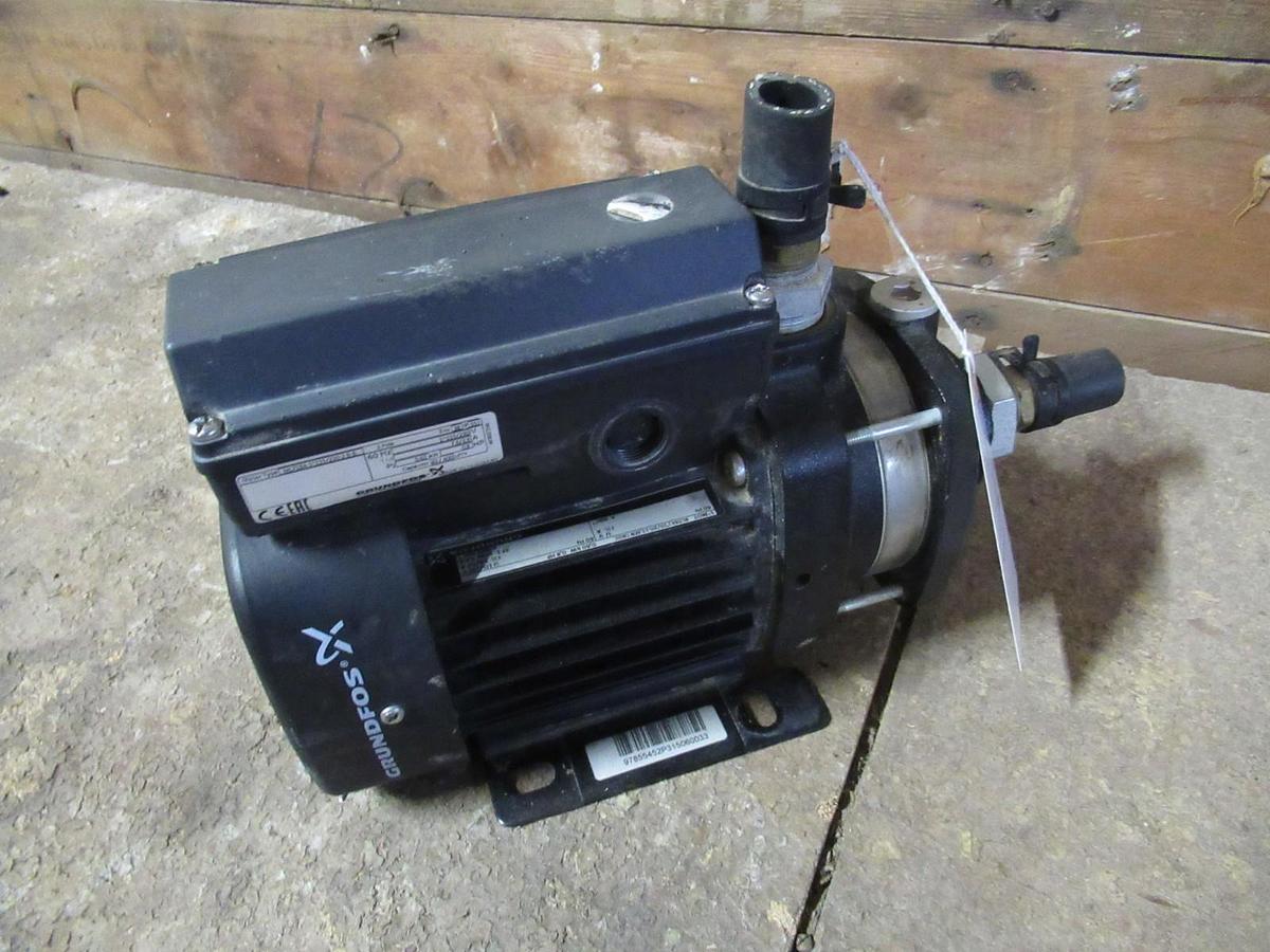 Used GRUNDFOS CENTRIFUGAL PUMP ML7BA1*115 115/230V 7.6/3.9A 0.8HP 2 POLE 60HZ 0.6KW