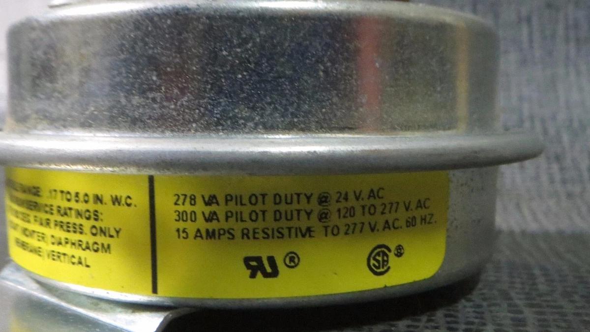 Used LIEBERT FILTER CLOG SWITCH 15 AMP TO 277 VAC  MODEL: AP4467 TRIDELTA .17 TO 5 WC