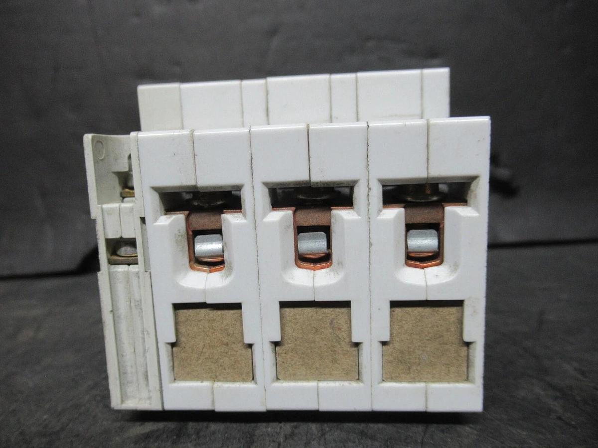 Used SIEMENS CIRCUIT BREAKER 5SX23 B10 10 AMP 480 VAC 3-POLE W/ AUXILLIARY