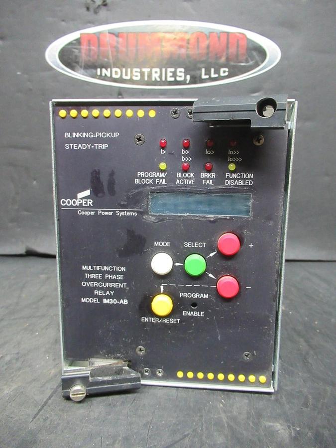Used COOPER MULTI-FUNCTION 3-PHASE OVERCURRENT RELAY IM30-AB 24-110 VAC 24-125 VDC