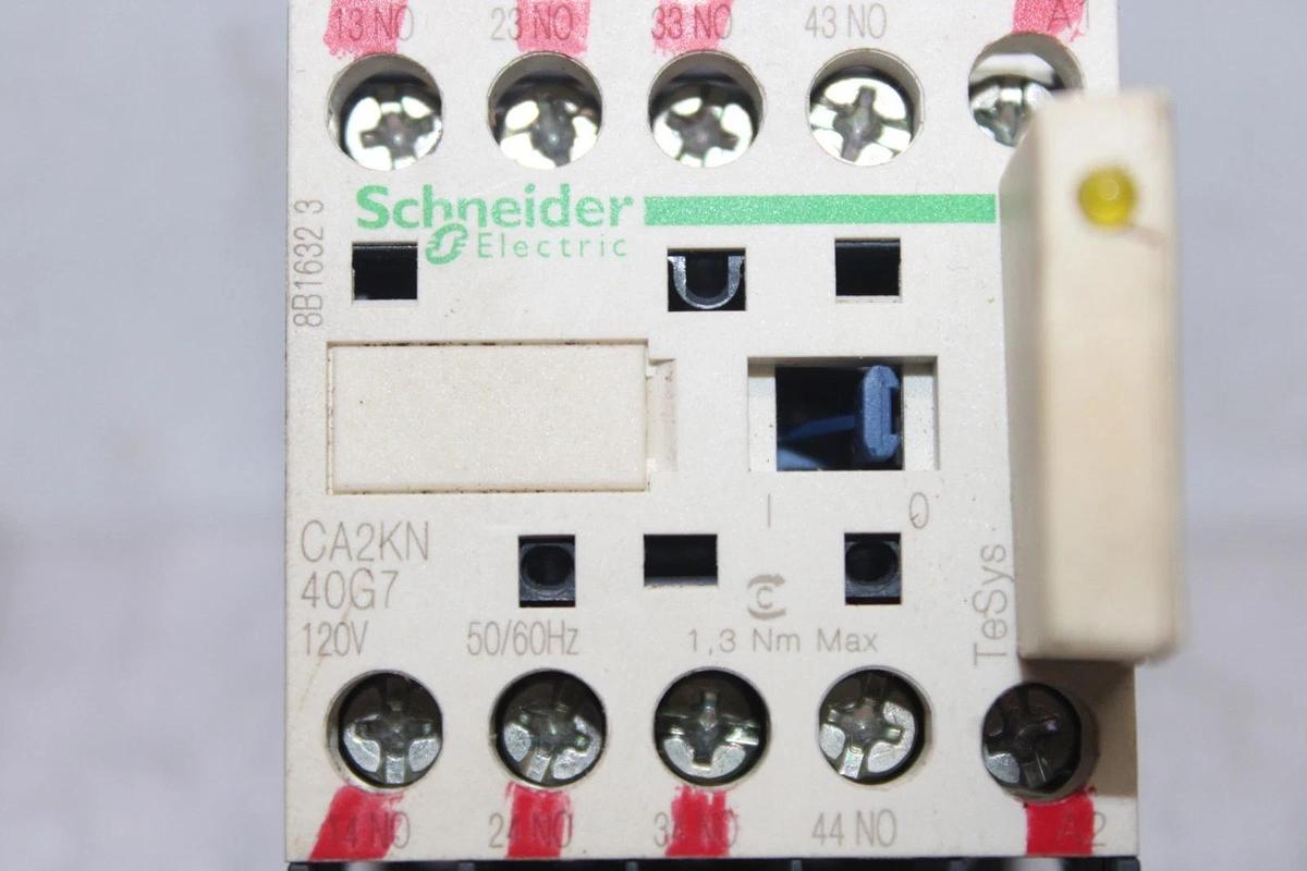 Used SCHNEIDER CONTACTOR CA2KN-40G7 600 VAC 10 AMP COIL: 120 VOLT *WARRANTY*