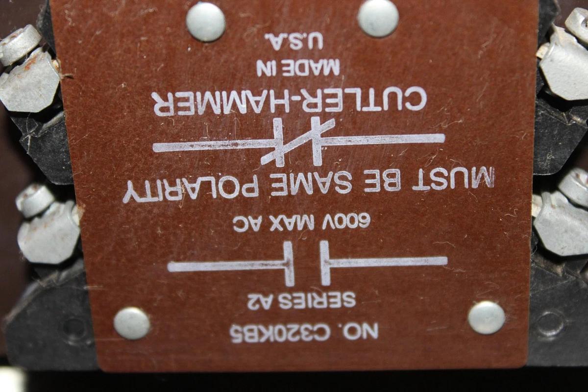 Used CUTLER-HAMMER CONTACTOR C832JN3 NEMA SIZE 3 120 AMP 600 VAC 3-POLE COIL: 120 V