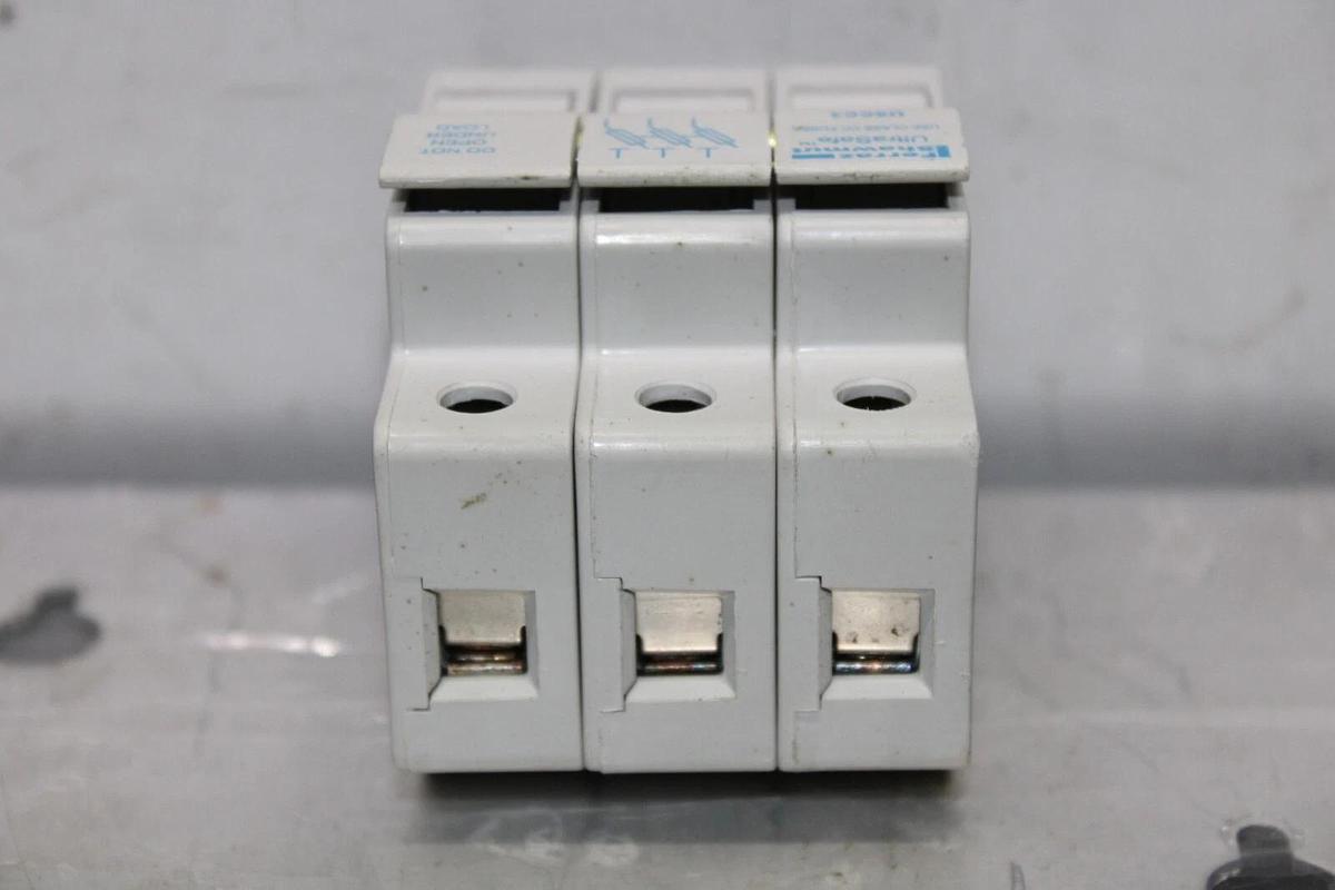Used FERRAZ SHAWMUT ULTRASAFE FUSE HOLDER USCC3 M217522 3-POLE 600 VOLT 30 AMP