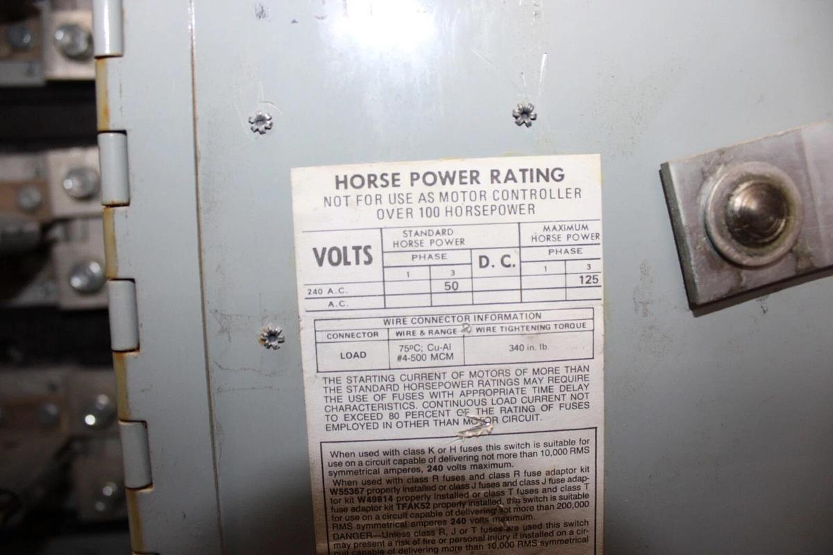 Used SIEMENS VACU-BREAK DISCONNECT SWITCH V7H3205 400 AMP 240 VOLT 3-PHASE 3-POLE