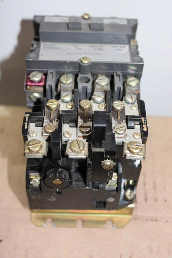 Used WESTINGHOUSE NEMA STARTER A200MICACDM NEMA 1 27 AMP 600 VAC 3-PHASE 10 HP