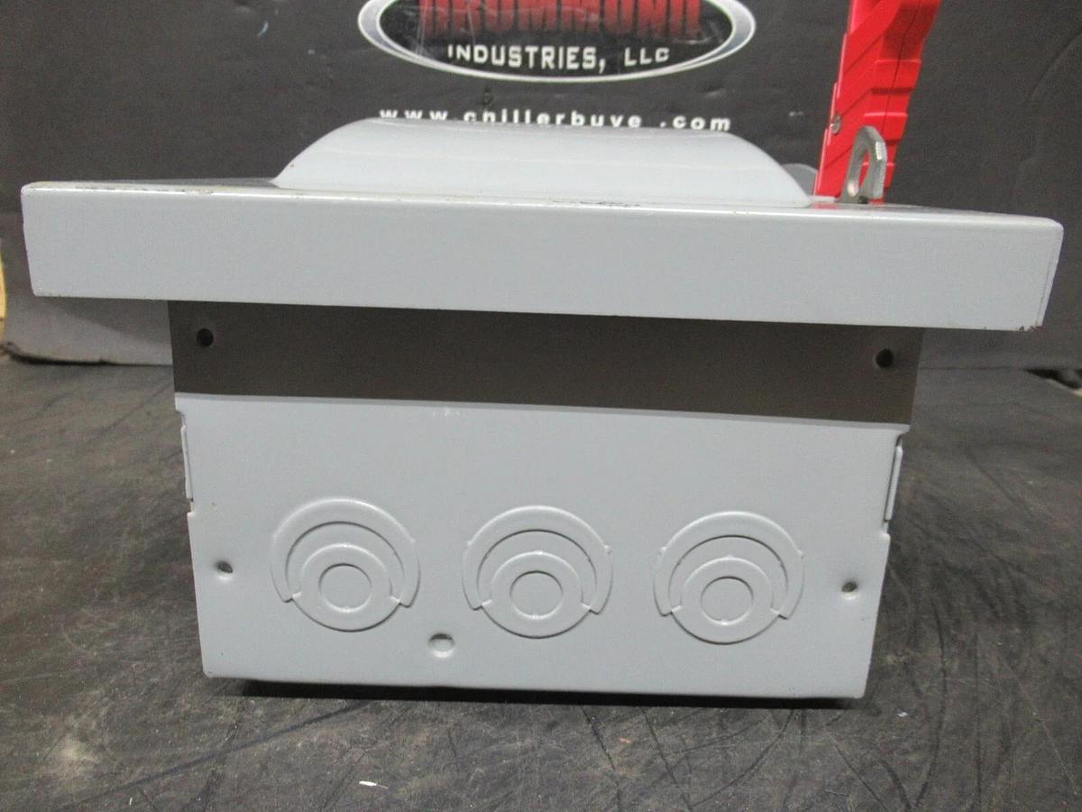 NEW SURPLUS SIEMENS HEAVY DUTY FUSIBLE SAFETY SWITCH HF221NR 30 AMP 240 VAC