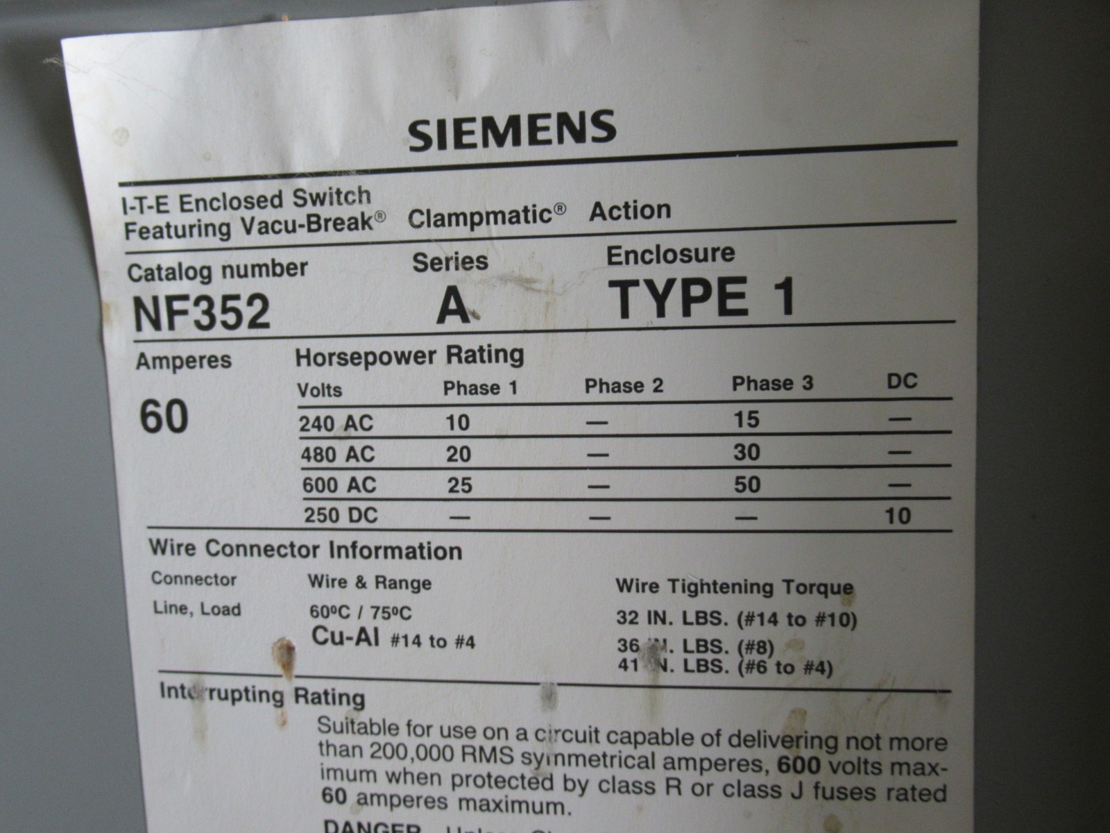 Used SIEMENS NON FUSIBLE SAFETY DISCONNECT SWITCH NF352 60A 600VAC 50HP 3 PH TYPE 1