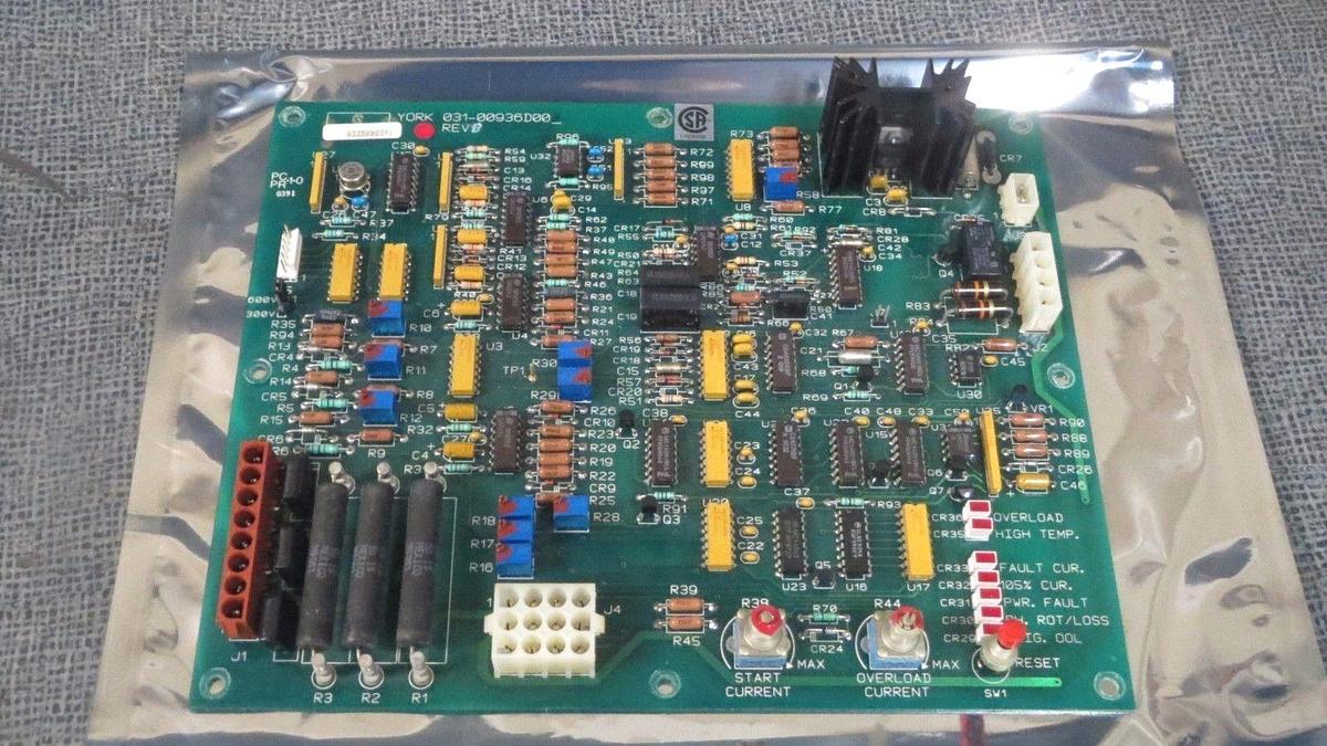Used YORK LOGIC CONTROL CIRCUIT BOARD MODEL/REVISION : 031-00936D003 REV B.