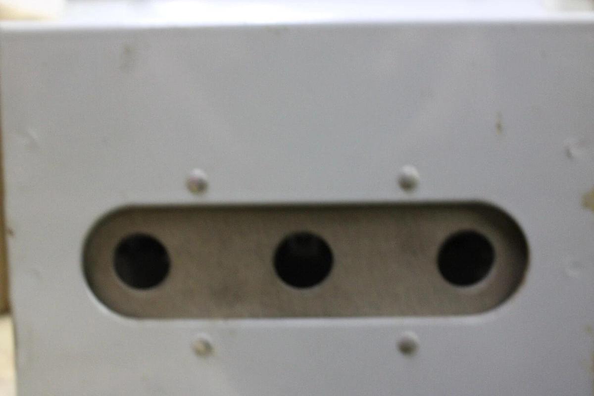 Used ITE VACU-BREAK DISCONNECT SWITCH V7E3623 60/100 AMP 600 VAC 3-POLE 3-PHASE