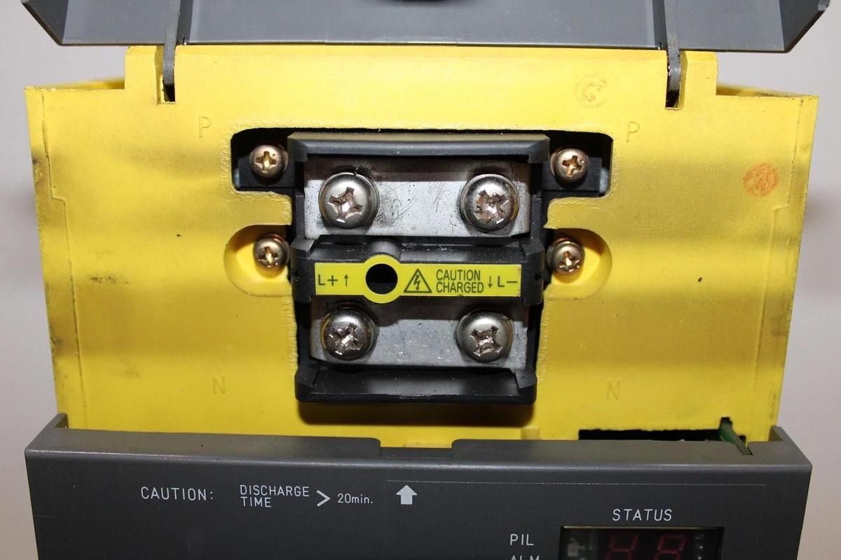 Used FANUC SPINDLE AMPLIFIER MODULE A06B-6102-H215 230 VAC 17.5 kW 63 AMP 325 VDC