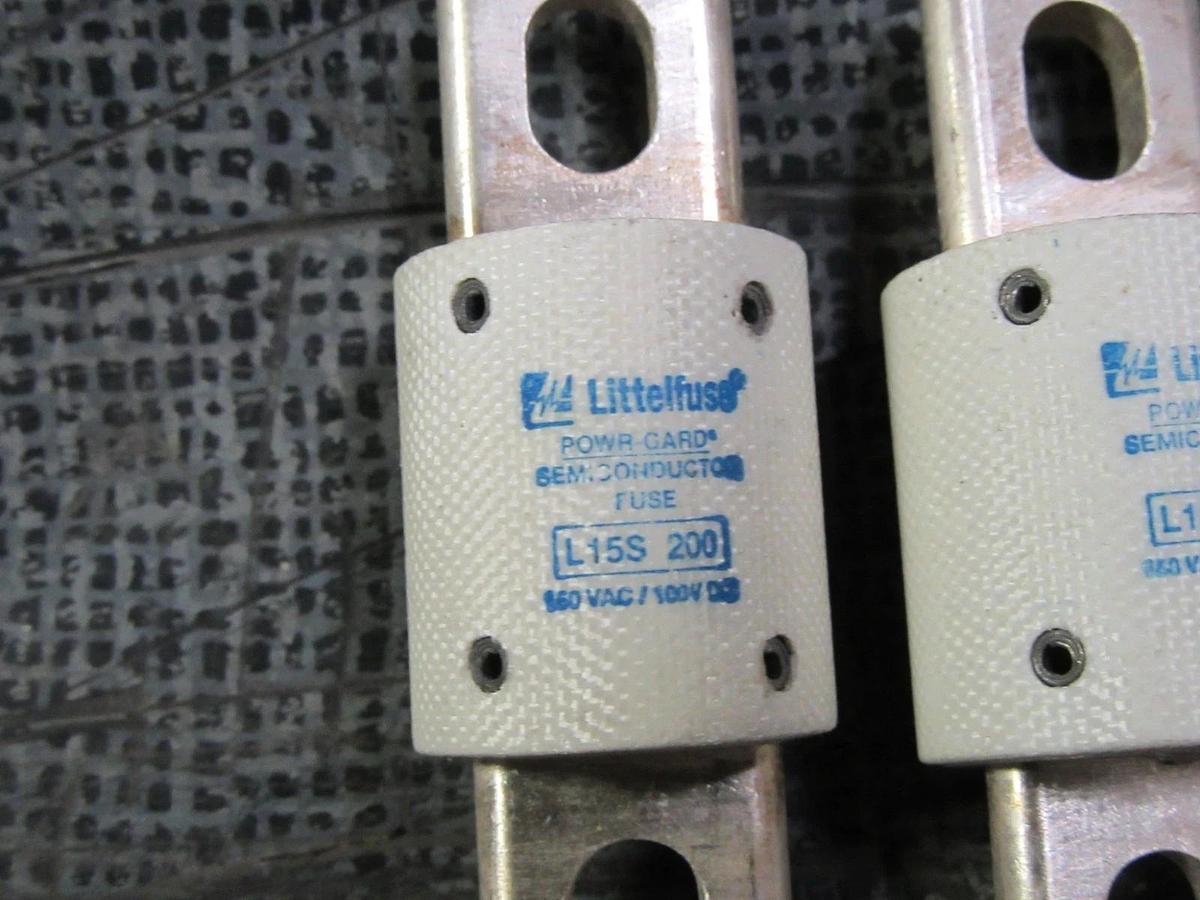 (1) LITTELFUSE SEMI-CONDUCTOR 200A 150 VAC 100 VDC L15S200 NO BOX