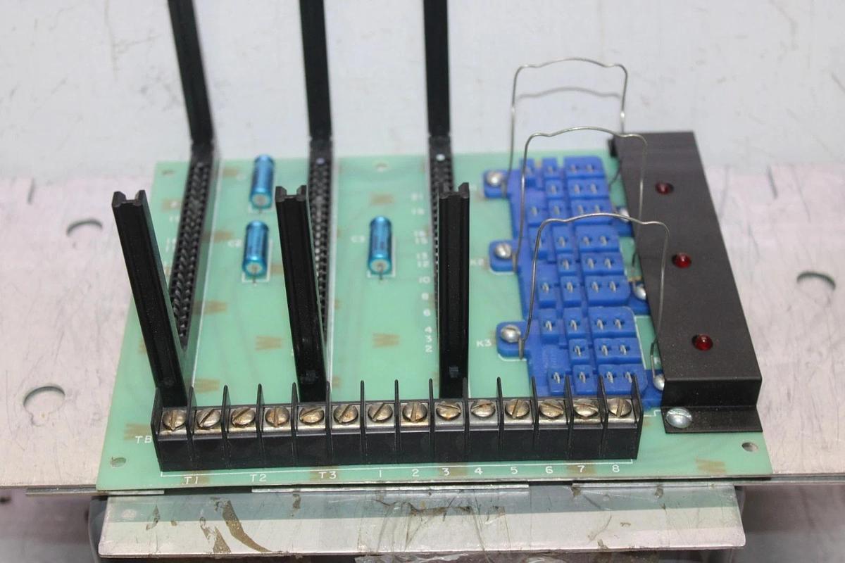 *NIB* ONAN CHASIS SLOT BASE CIRCUIT BOARD 332-1935 300-1340 3-SLOT **WARRANTY**