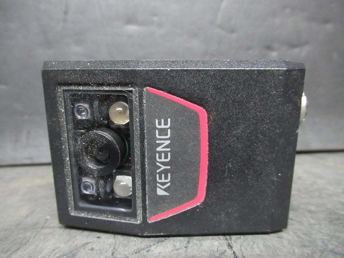 Used KEYENCE BARCODE READER SR-651 24 VDC 220 mA **WARRANTY INCLUDED**