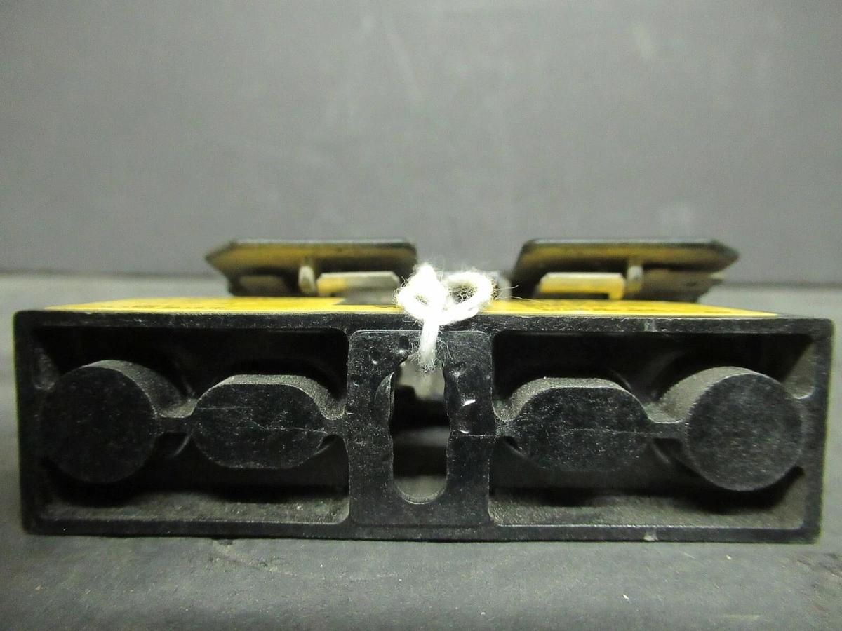 Used LOT OF 3 BUSSMANN FUSE HOLDER BM6031PQ FOR 30 AMP 600 V FUSES