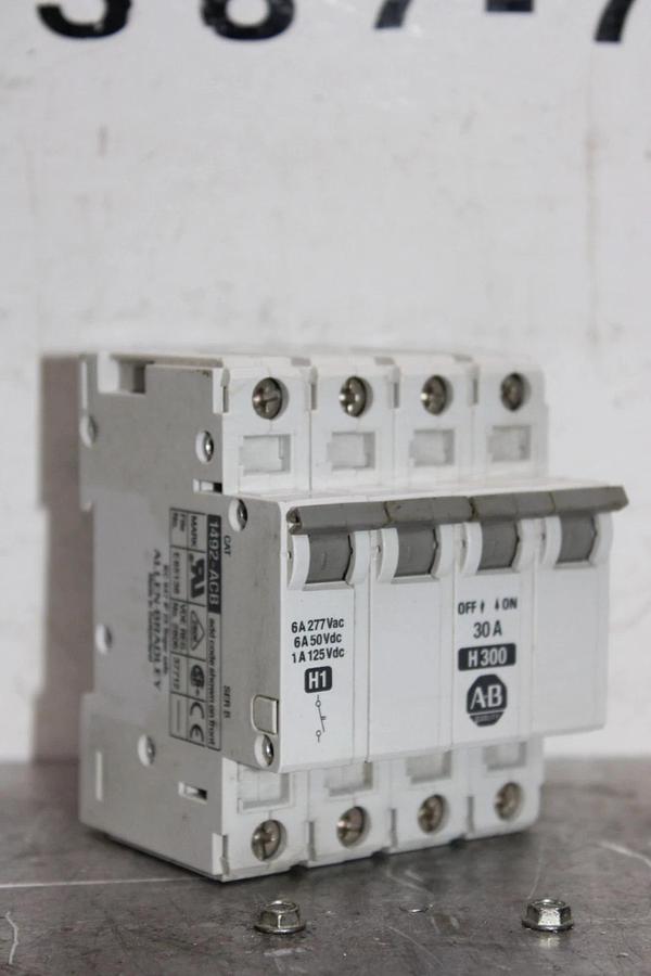 Used ALLEN BRADLEY CIRCUIT BREAKER 1492-CB3 1492-ACB 480/277 VAC 30 AMP 4-POLE