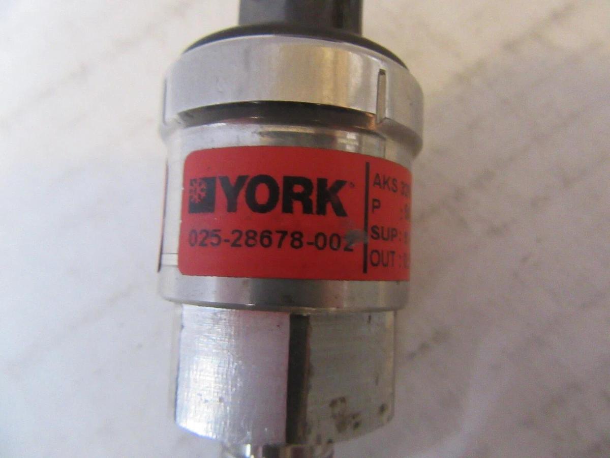 Used YORK / DANFOSS 025-28678-002 AKS-32R CHILLLER PRESSURE TRANSDUCER 50 - 125 PSIS