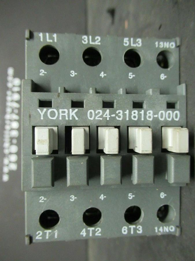 Used YORK IEC AC-1 CONTACTOR 024-31818-000 600 VAC 50 AMP 30 HP 120 VOLT COIL