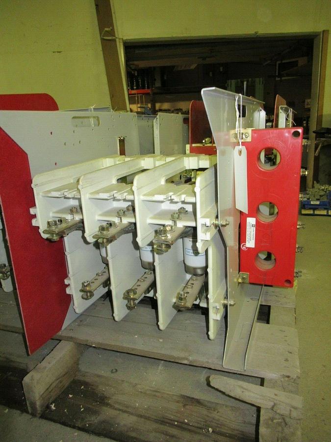 Used CUTLER HAMMER SRNR3NL4E1-C250MB44 / SJS50VW430 CONTACTOR 360 AMP 4160 VOLTS