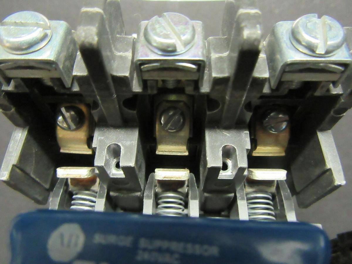 Used ALLEN BRADLEY CONTACTOR 500F-BOD930 SER. C NEMA: 1 10 HP 600 VAC COIL: 120 VAC
