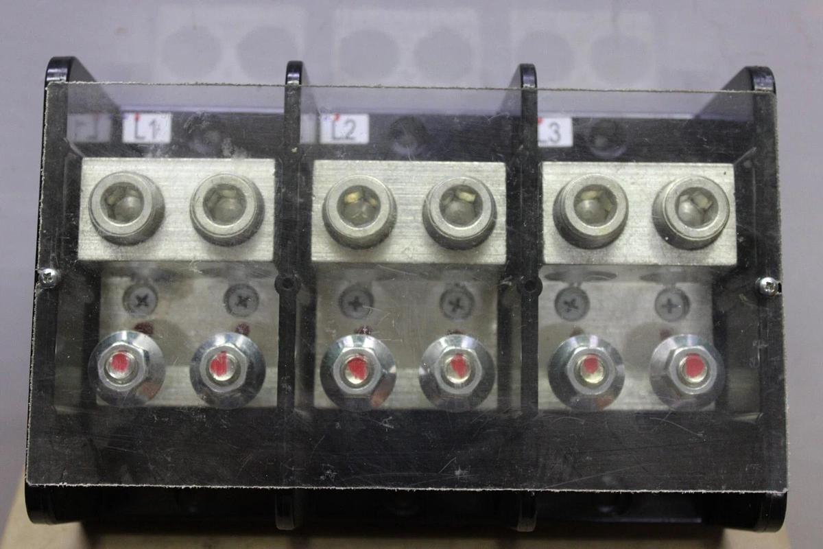 Used MARATHON POWER DISTRIBUTION LUG TERMIAL 1453599-5 600 VAC 760A 3-POLE W/ COVER