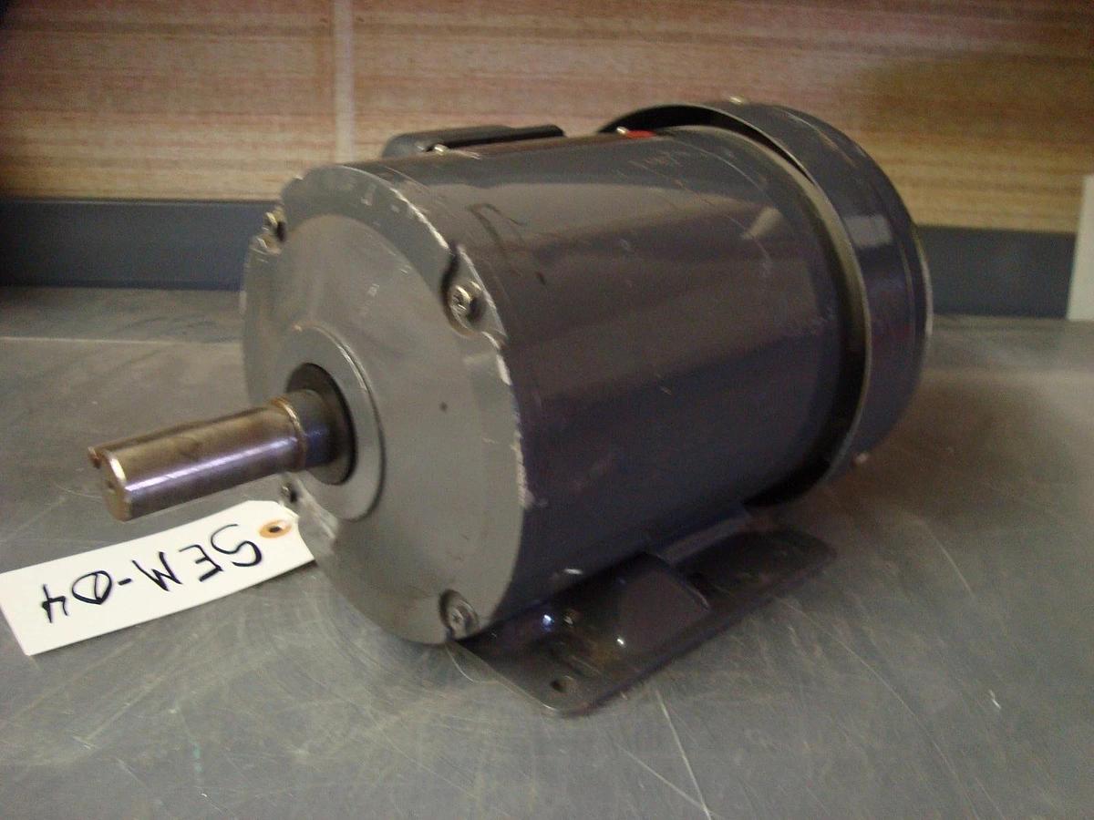 Used DAYTON 4LX02G .75 HP INDUSTRIAL MOTOR 4 POLE TEFC