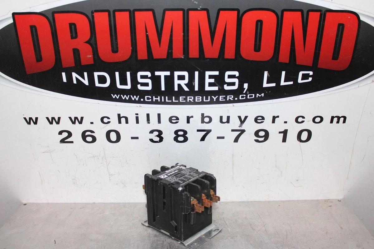 Used HONEYWELL CONTACTOR DP3030B-5002 30 AMP 600 VAC 3-POLE 10 HP COIL: 120 VAC