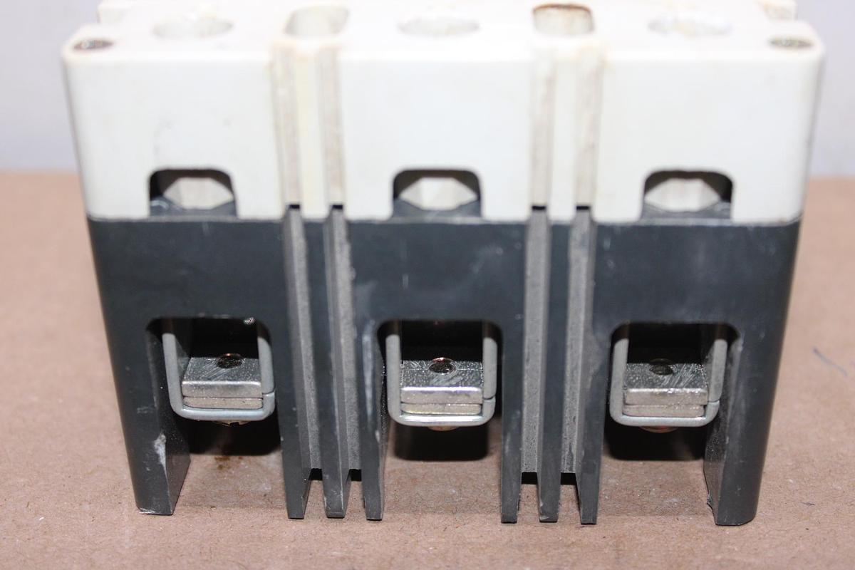 Used LIEBERT PRESSURE SWITCH RFS-4200-004 B02-0190 15 AMP 277 VAC