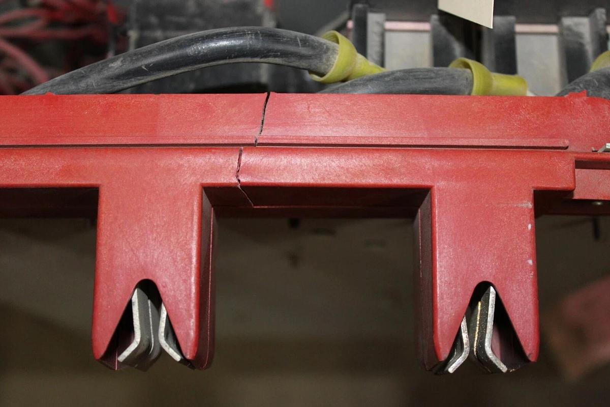 Used CUTLER HAMMER MCC STARTER BUCKET 2100 FREEDOM 24" CL75250-6 100 AMP SIZE 3