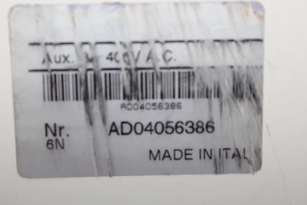 Used ABB CIRCUIT BREAKER SACE S6 S6H 600 AMP 3-POLE 600 VOLT W/ AUX SWITCH