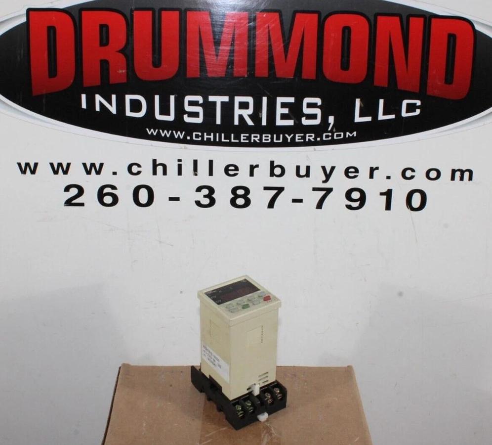 Used FUJI ELECTRIC TEMPERATURE CONTROLLER PXZ4TBY2-0B000 24 VAC 15 VA