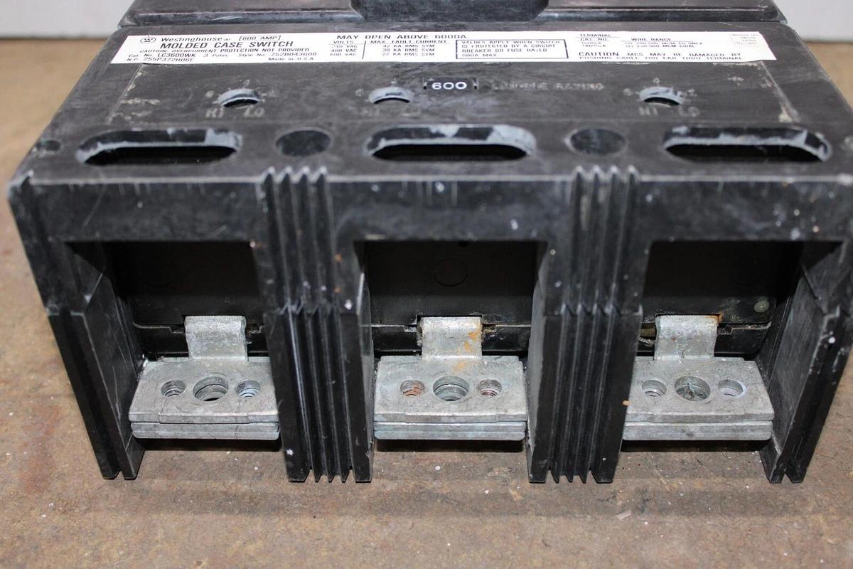 Used WESTINGHOUSE MOLDED CASE SWITCH LC3600WK 600 AMP 3-POLE 600 VAC