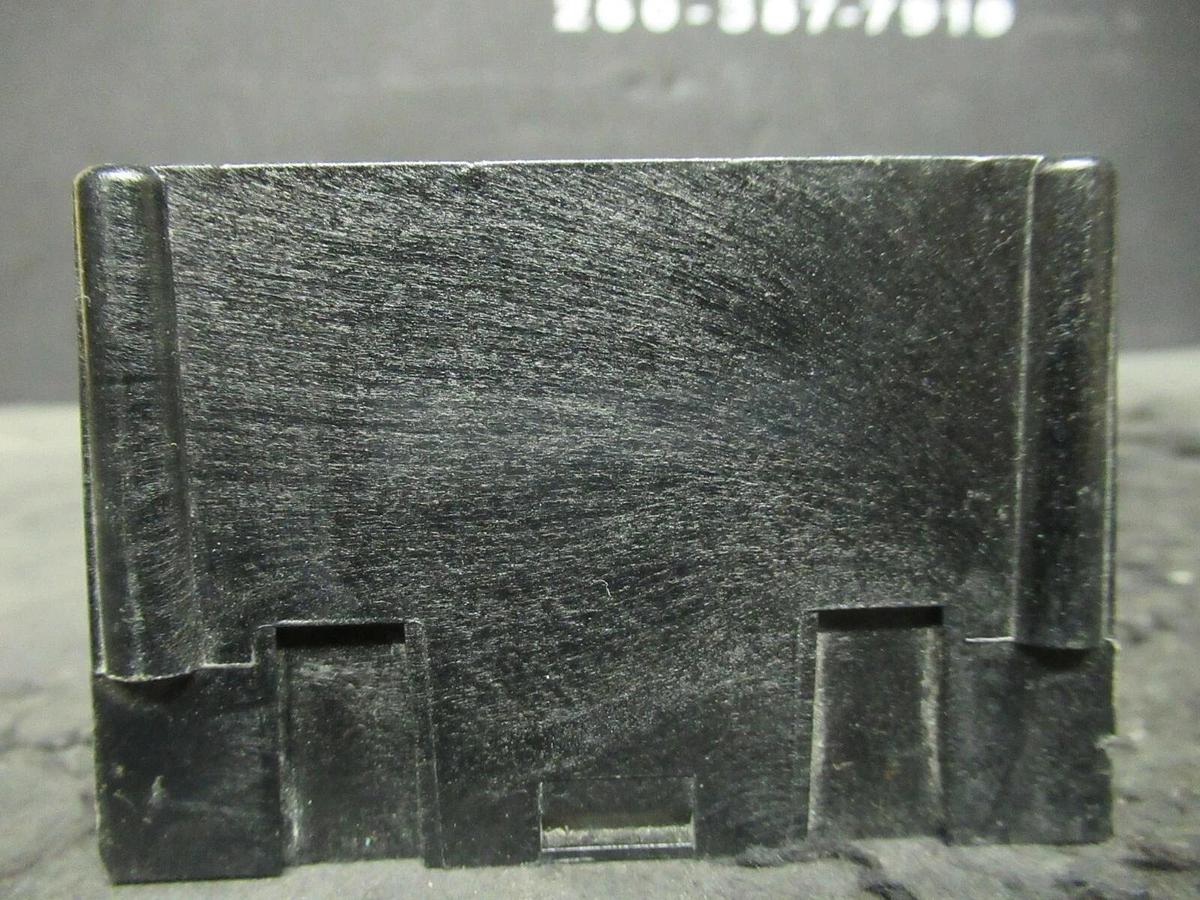 Used FERRAZ SHAWMUT 62203 DISTRIBUTION BLOCK PDB 3 POLE 600 VAC 1/4 - 5/8 STUD