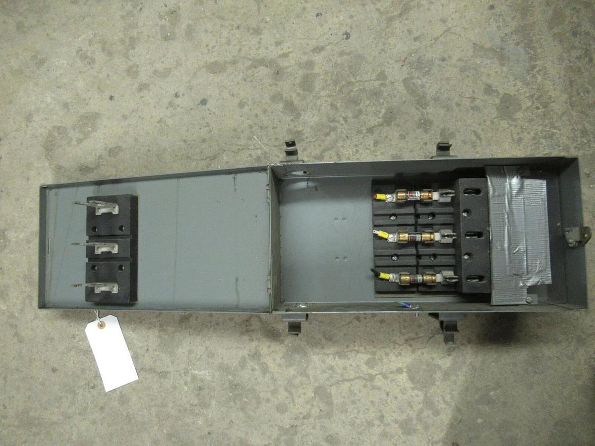 Used WESTINGHOUSE COP 30 AMP 240V FUSIBLE BUSS BUS PLUG STYLE 454D339G03 TAP