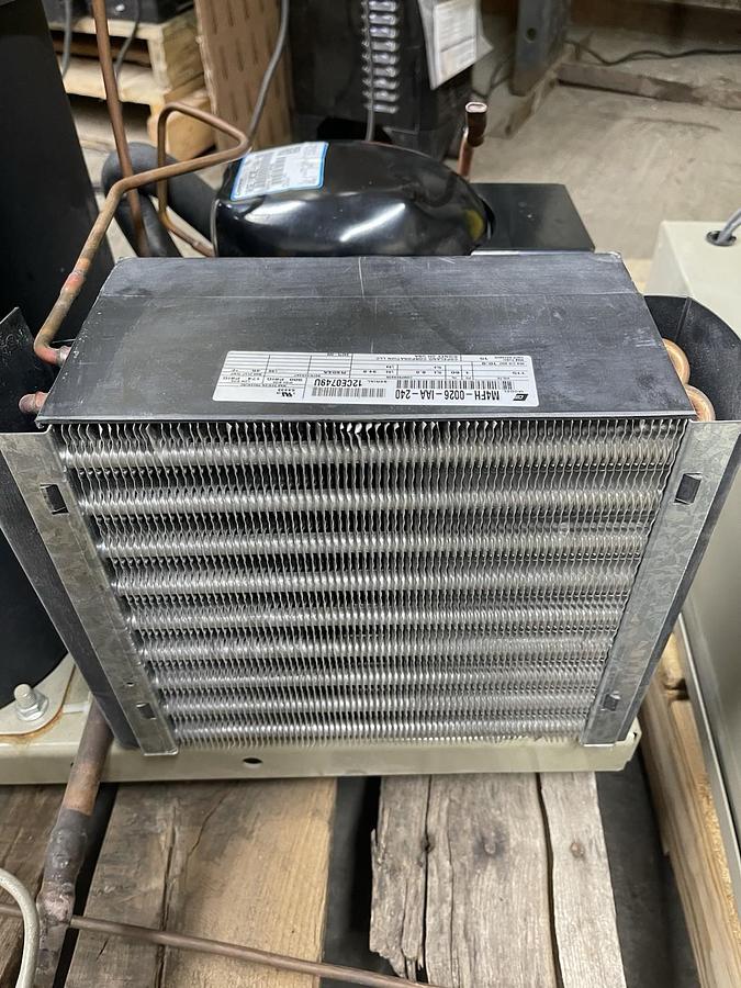 Used TRANE CHILLER PURGE PUMP PRGDA101AE000 M4FH-0026-IAA-240 115 VOLT 12.3 AMP