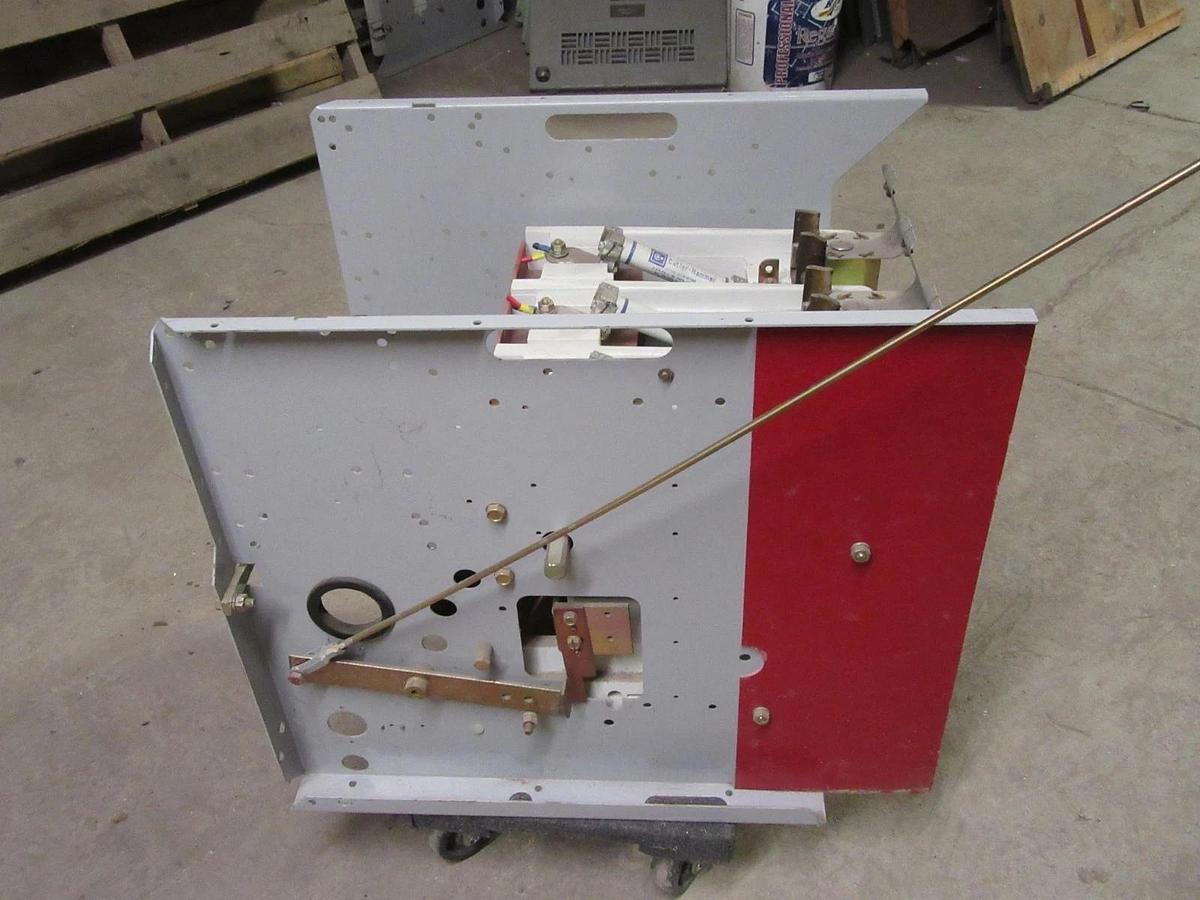 Used CUTLER-HAMMER AMPGARD MEDIUM VOLTAGE CONTACTOR SJS25VW430 2400V 360A COIL: 120V