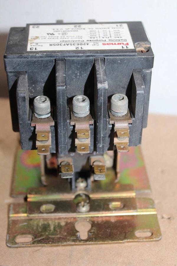 Used FURNAS CONTACTOR 42DE35AF305R 50 AMP 600 VAC 3-POLE 3-PHASE COIL: 110/120V
