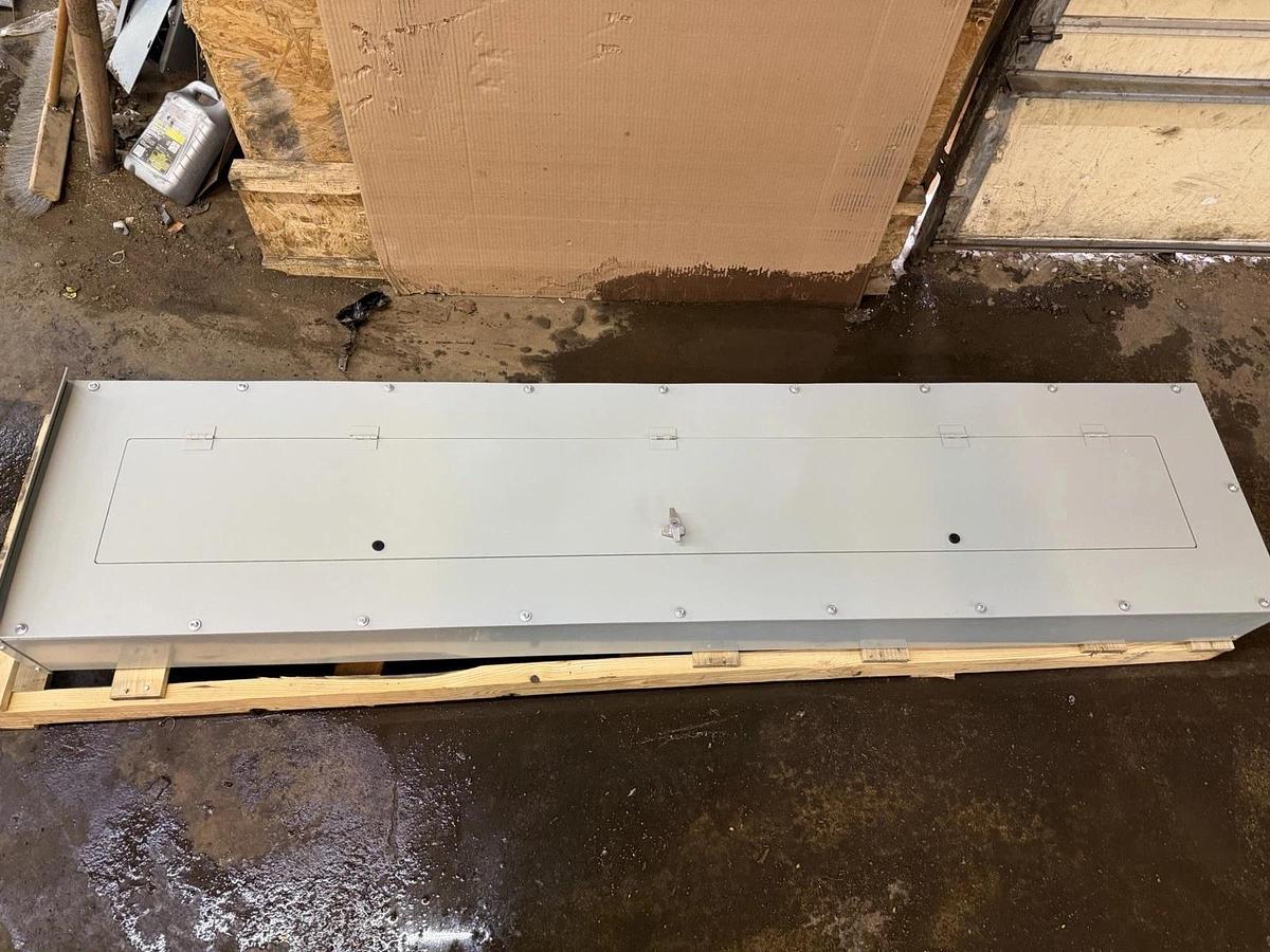 NEW EATON NEMA 3R POW-R-LINE XPERT PANELBOARD LWPQ2090 PRL3X 400 AMP MAIN 480V