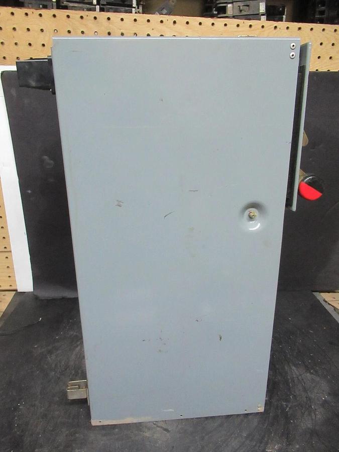 Used SQUARE D MCC MOTOR CONTROL STARTER 20" MODEL 5 W/ 8810SCO12 STARTER NEMA 1 10 HP