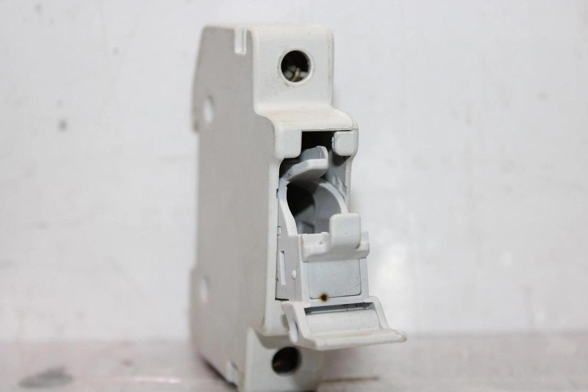 Used LITTELFUSE POWER-SAFE FUSE HOLDER LPSC 1-POLE 600 VOLT 30 AMP CLASS CC