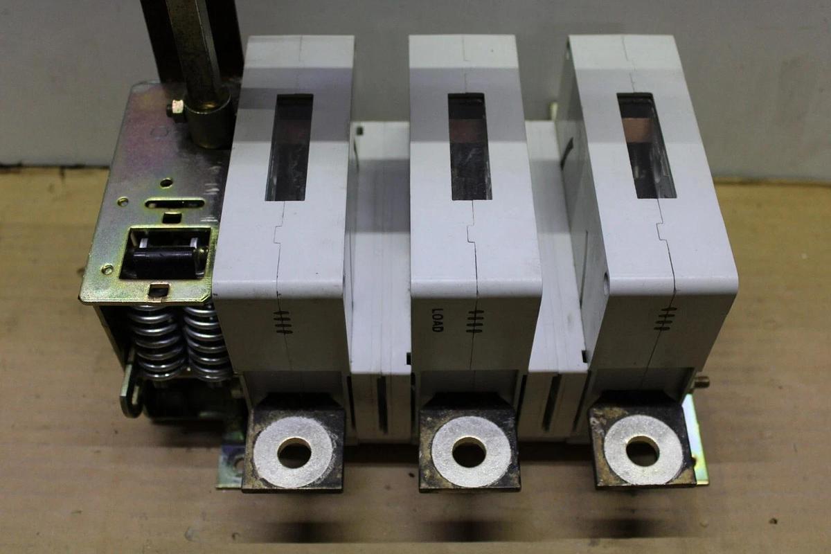 Used ABB OETL-NF400 GENERAL PURPOSE SWITCH 600 VAC 400 AMP 350 HP 3-PHASE