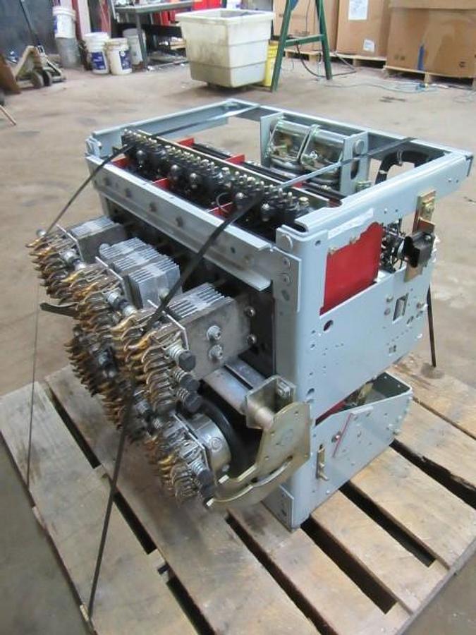 Used GE AKR 4000 AMP BREAKER AKR-8D-100 MICRO VERSA TRIP A440LSGMR 4000A GROUND LSG