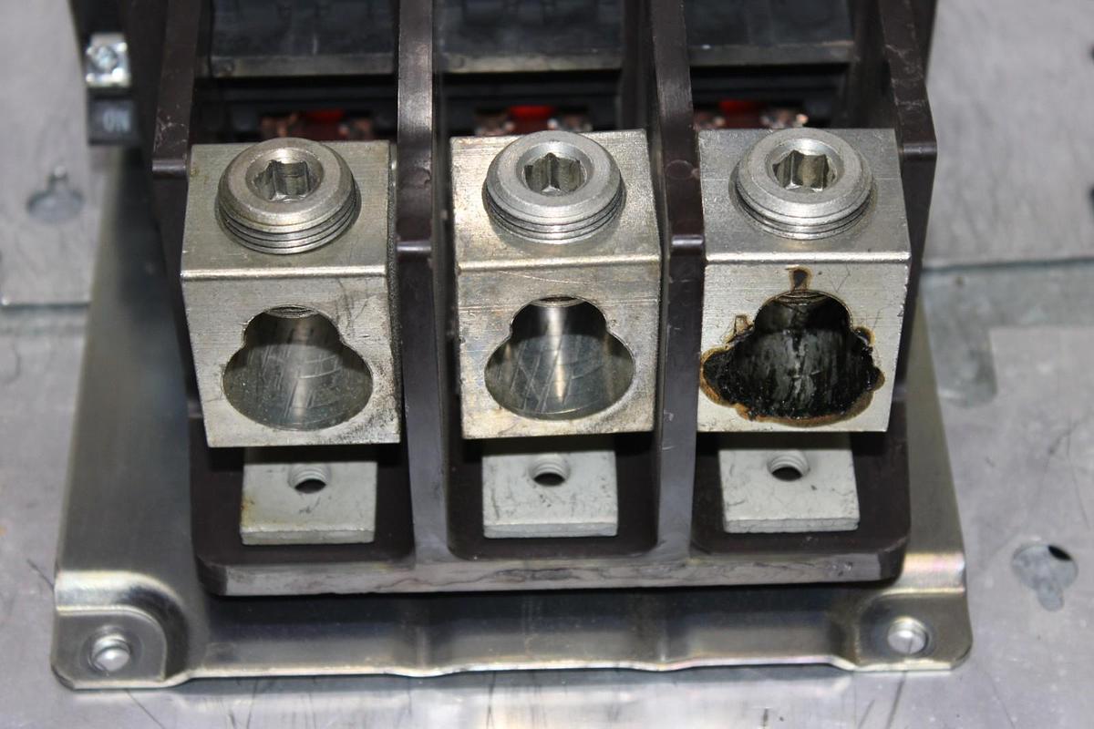 Used CUTLER-HAMMER NEMA CONTACTOR C10GN3 NEMA SIZE 5 270 AMP 600 VOLT 3-PHASE