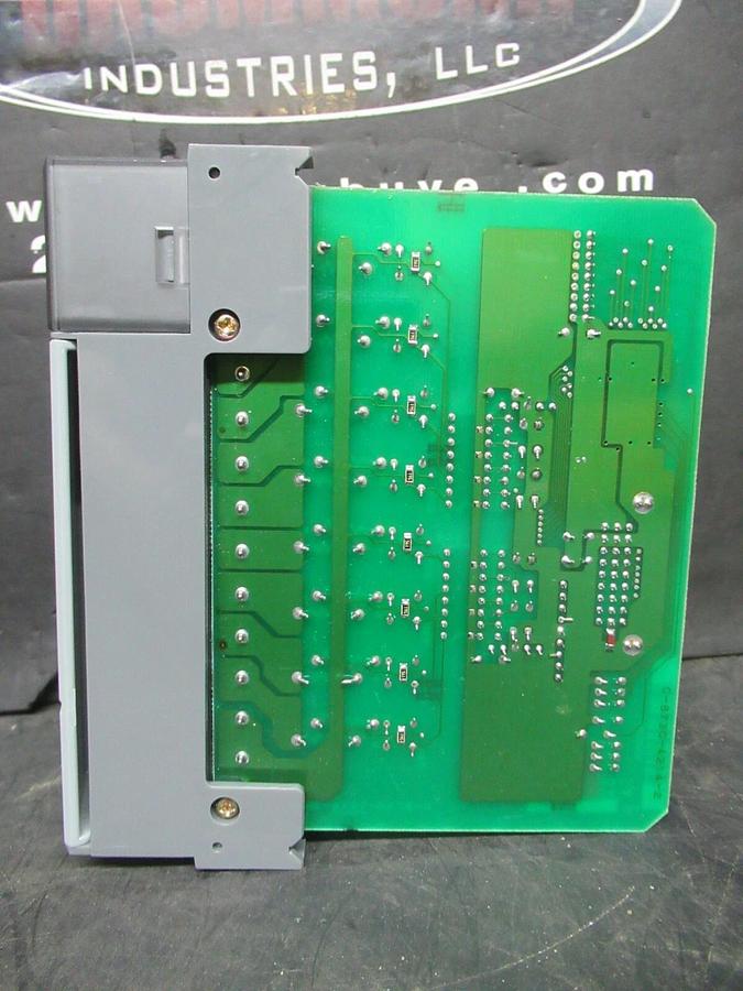 Used ALLEN BRADLEY SLC-500 INPUT MODULE 1746-IV8 SER. A **WARRANTY INCLUDED**