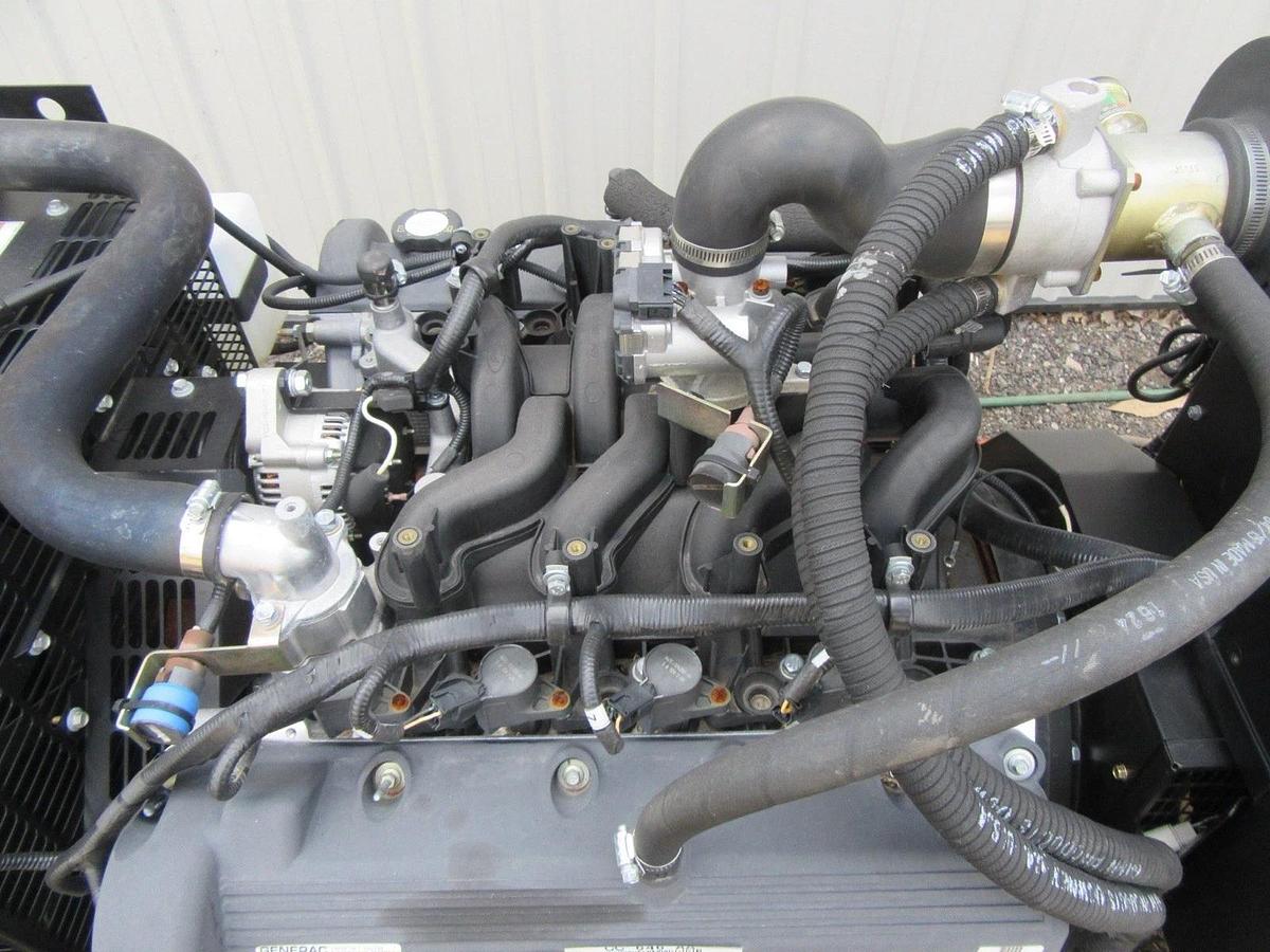 Used 35 KW GENERATOR GENERAC NATURAL GAS LP PROPANE 120/240 VOLT 1 PH 30 KW 40KW 2015