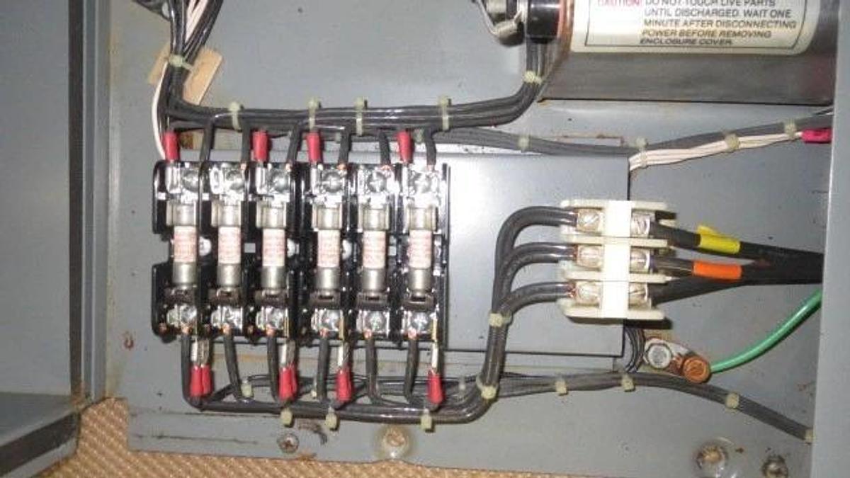 Used MYRON ZUCKER CAPACITOR CALMOUNT SERIES, KVAR 20, 480 V, 3 PHASE - KIM43020-3