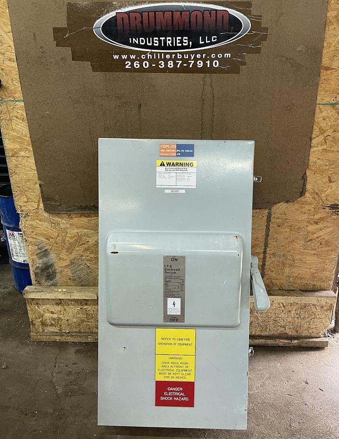 Used ITE HEAVY DUTY VACU-BREAK ENCLOSED SWITCH SN-425 NEMA 1 400 AMP 240 VAC